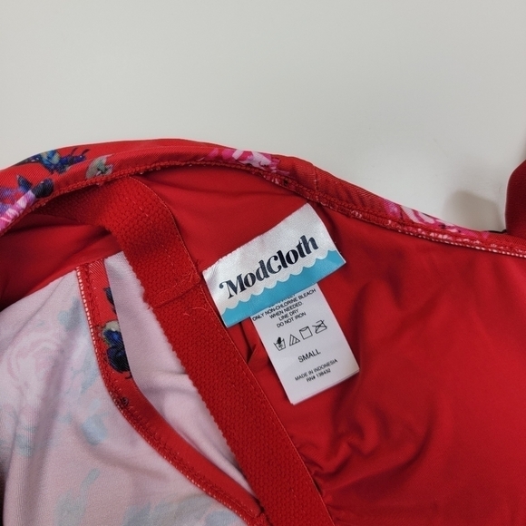 Modcloth Reese Red Floral Halter Ruffle One Piece Swimsuit S - Picture 7 of 9